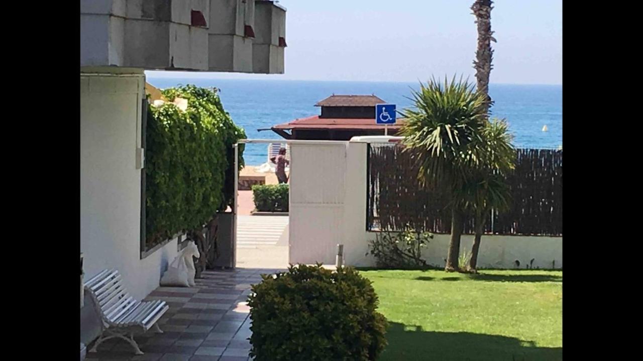Romantico Piso De La Playa Fenals Apartment Lloret de Mar Bagian luar foto