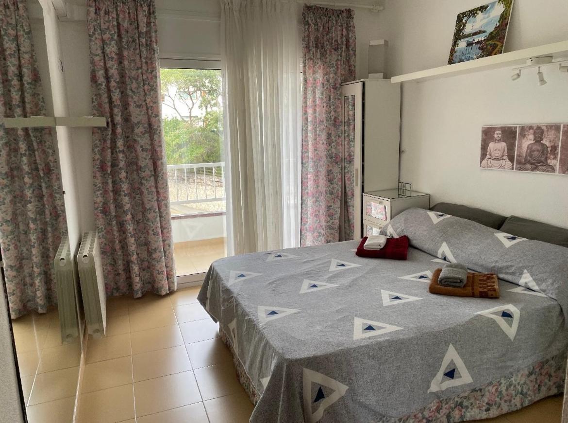 Romantico Piso De La Playa Fenals Apartment Lloret de Mar Bagian luar foto
